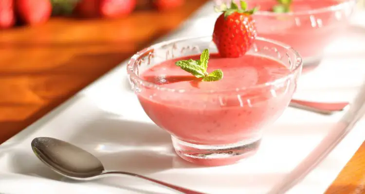 Erdbeer-Protein-Mousse
