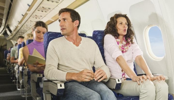 Peores hábitos al viajar en avión