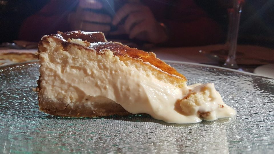 Tarta de queso del restaurante คาร์บอนเนโกร