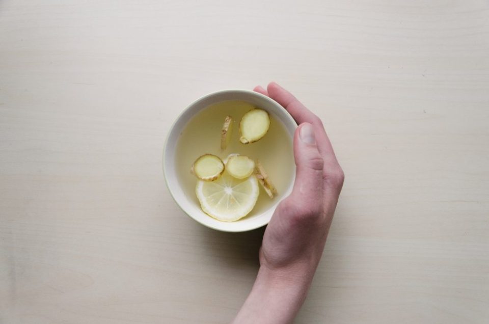 té de gengibre con limón para resfriados