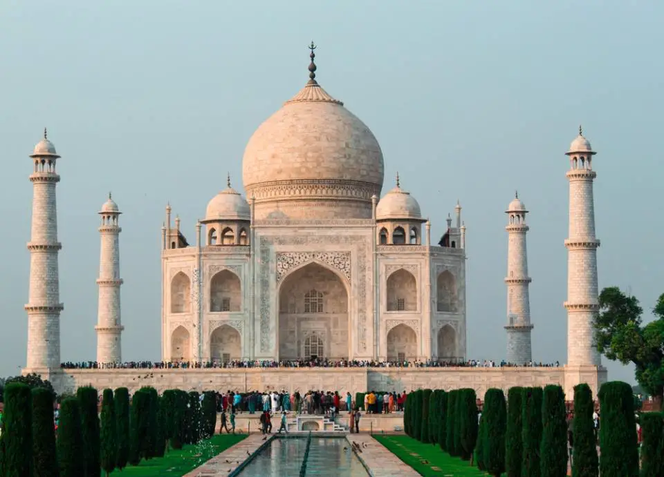 Le Taj Mahal peut arriver sur la route, mais dans un avion privé est le plus rapide