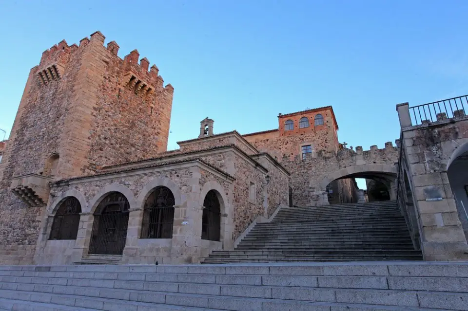 El casco antiguo es uno de los sitios imprescindibles que ver en Cáceres