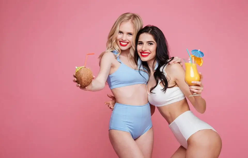 bañadores und bikinis für jovencitas