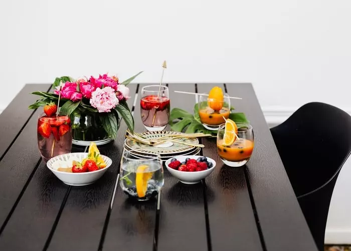 Una mesa con frutas para diabéticos